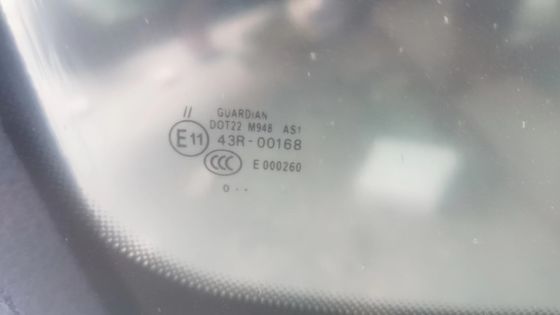 ISO Certified Porsche Cayenne Windshield , Smooth Laminated Glass For Cars